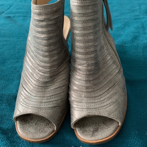 Paul Green Puter colored heeled/ sandals - Picture 3 of 4